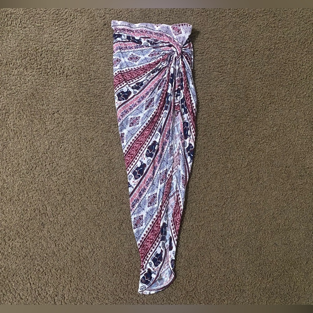 🌷Rue21 asymmetrical elephant printed skirt in burgundy/red size medium